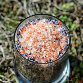 Lola&#039;s Apothecary Tranquil Isle - Relaxing Bath Salts 300 ml
