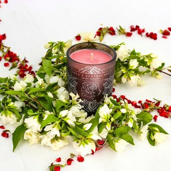 Lola&#039;s Apothecary Delicate Romance - Naturally Fragrant Candle 220 gram